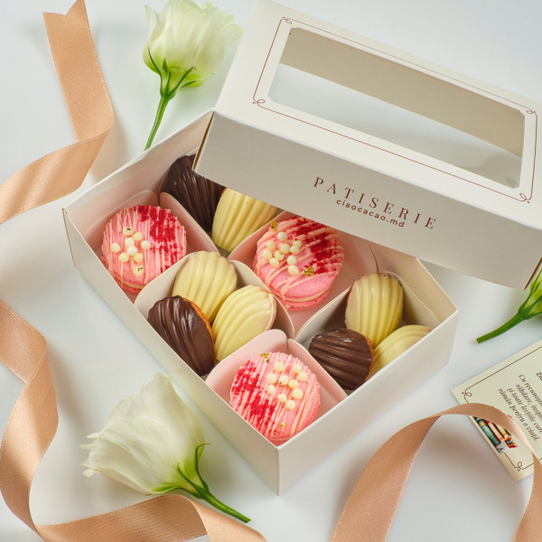 Set Mini Madeleines & Macarons